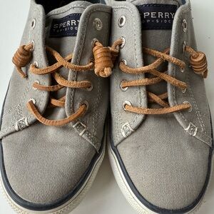 Sperry Woman’s Gray Canvas Shoes 6.5
